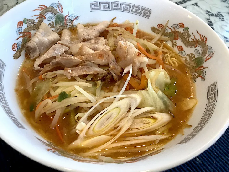 寒い1日ですね〜🍜『野菜ラーメン』😋|アライさんさん