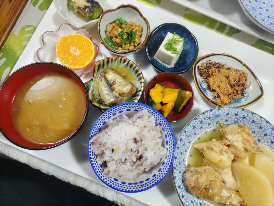 Snapdishの料理写真:炊飯器で大根と手羽元炊きました🍀|rikako♪。.:＊さん