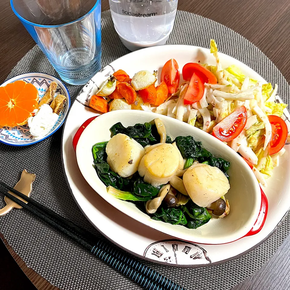 Snapdishの料理写真:2/6晩ご飯：帆立とチヂミほうれん草のバター炒め|ななみんさん