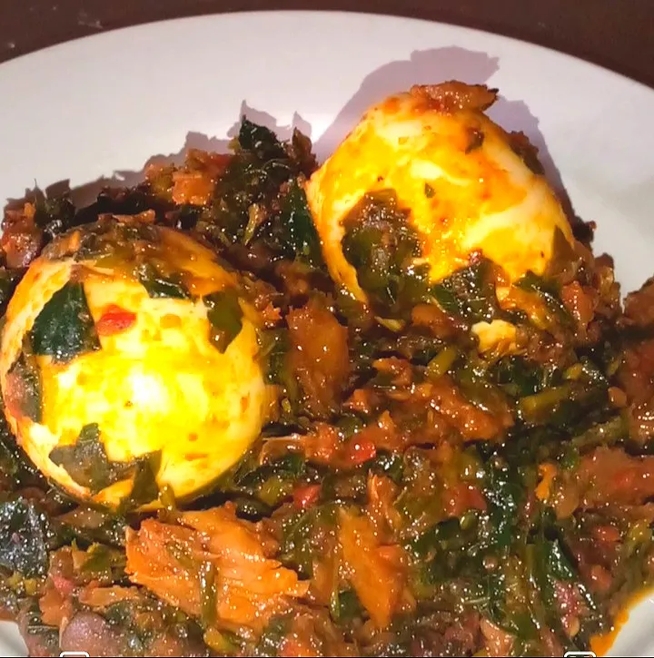 dried fish  veggie sauce with boiled  egg|Chioma Anyanwuさん