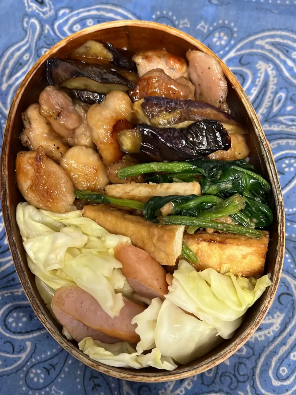 鶏ももナスの甘酢炒め、ほうれん草と厚揚げの味噌炒め、キャベツウインナーコンソメ和え|ちあぽんさん