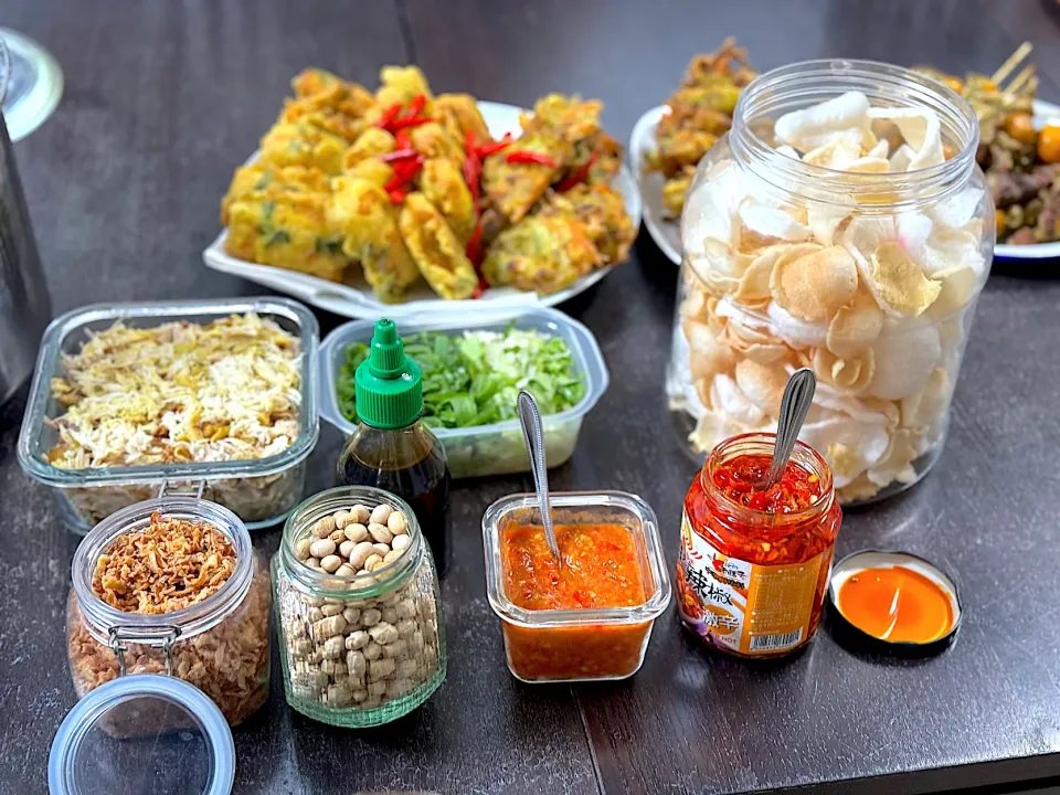 Bubur Ayam condiments|yeni kartikasariさん