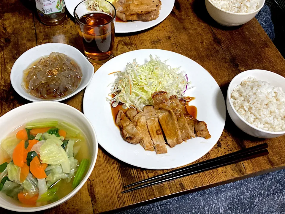 豚丼のタレ焼きと野菜たっぷり春雨スープとところてん|しあぺんさん