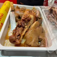 Snapdishの料理写真:豚の顔の肉|さかきちさん