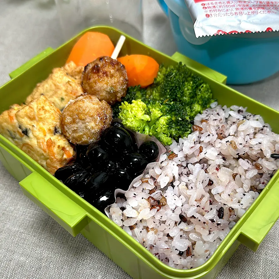 鶏つくねとがんもの弁当|くまちゃんさん