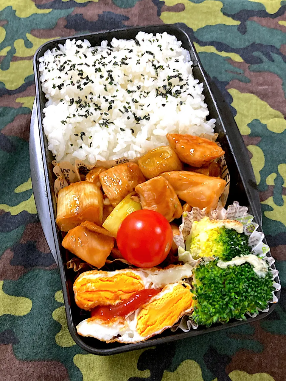 Snapdishの料理写真:やきとり弁当|SaDaさん