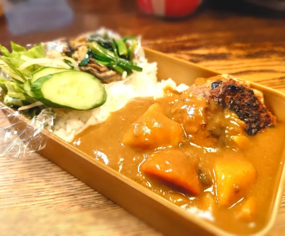 ハンバーグカレー&牡蠣とほうれん草のバター炒め|しーPaPaさん