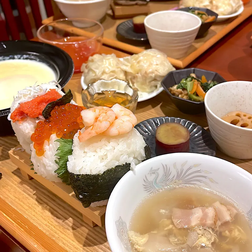 3種のおにぎり定食🍙|mokoさん