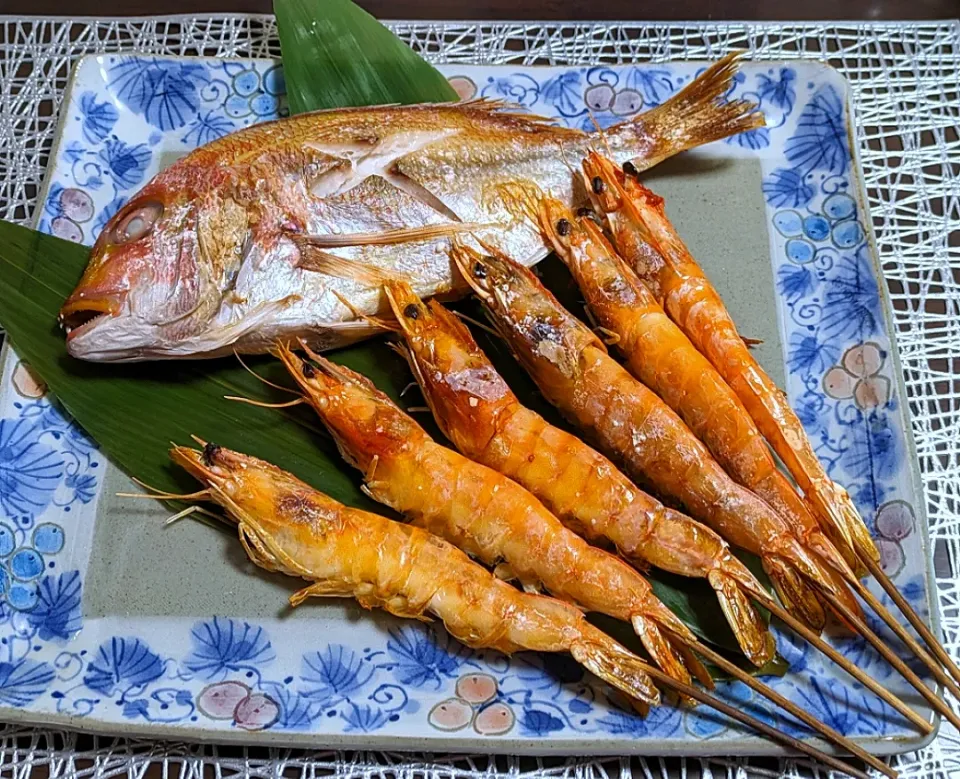 鯛の塩焼き＆海老の塩焼き|foodanalystＭＩＫＩさん