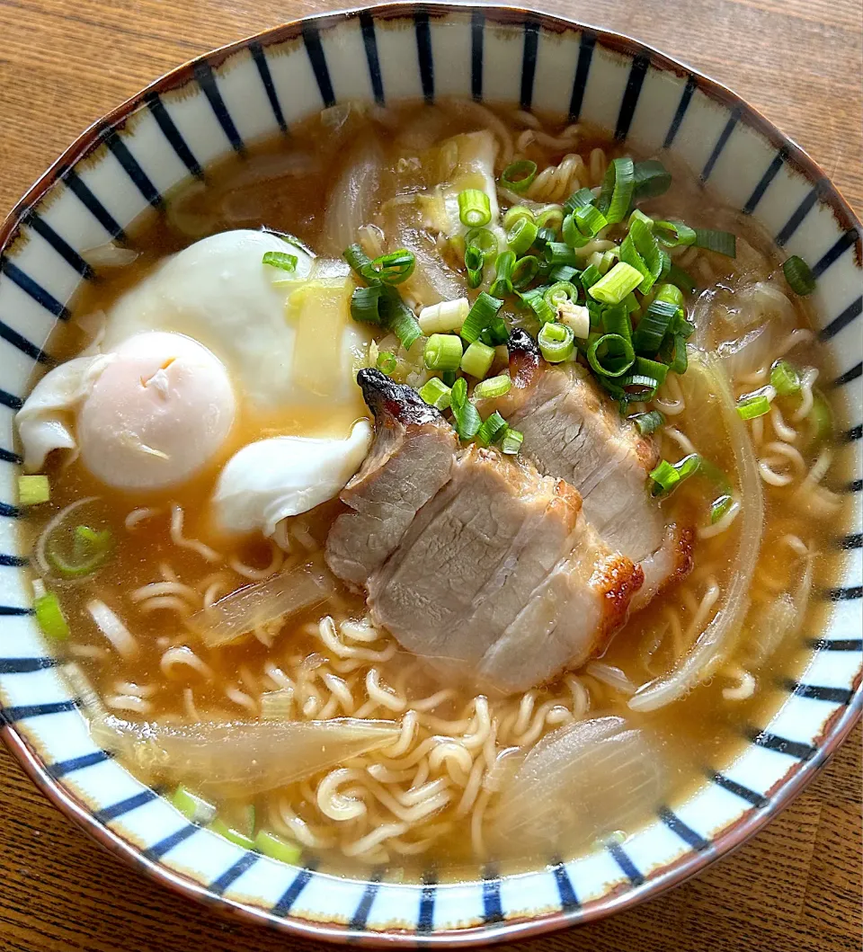 ある日のランチは ラーメン🍥🍜|ブンタさん