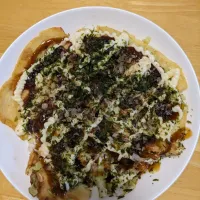 Snapdishの料理写真:ある日のお昼
レーゾーコにある食材で
山芋無かったので、お豆腐入り
イカ沢山
マヨネーズも生地に入れて
美味しい出来上り🩷|ちゃんあやさん