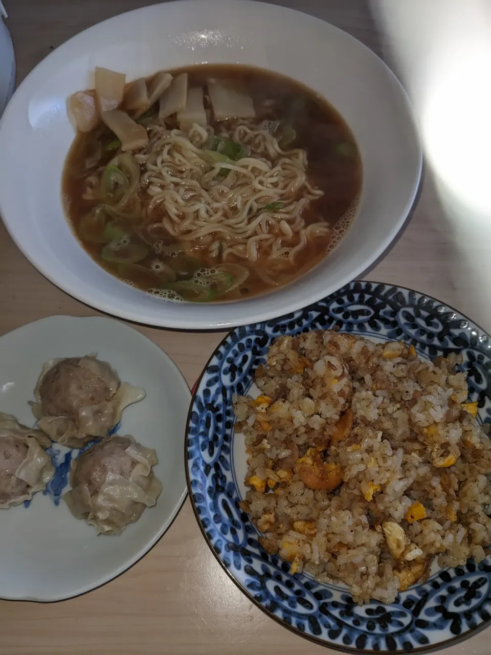 春節の2024/02/11は炒飯&味噌ラーメンと焼売セット|Tarou  Masayukiさん