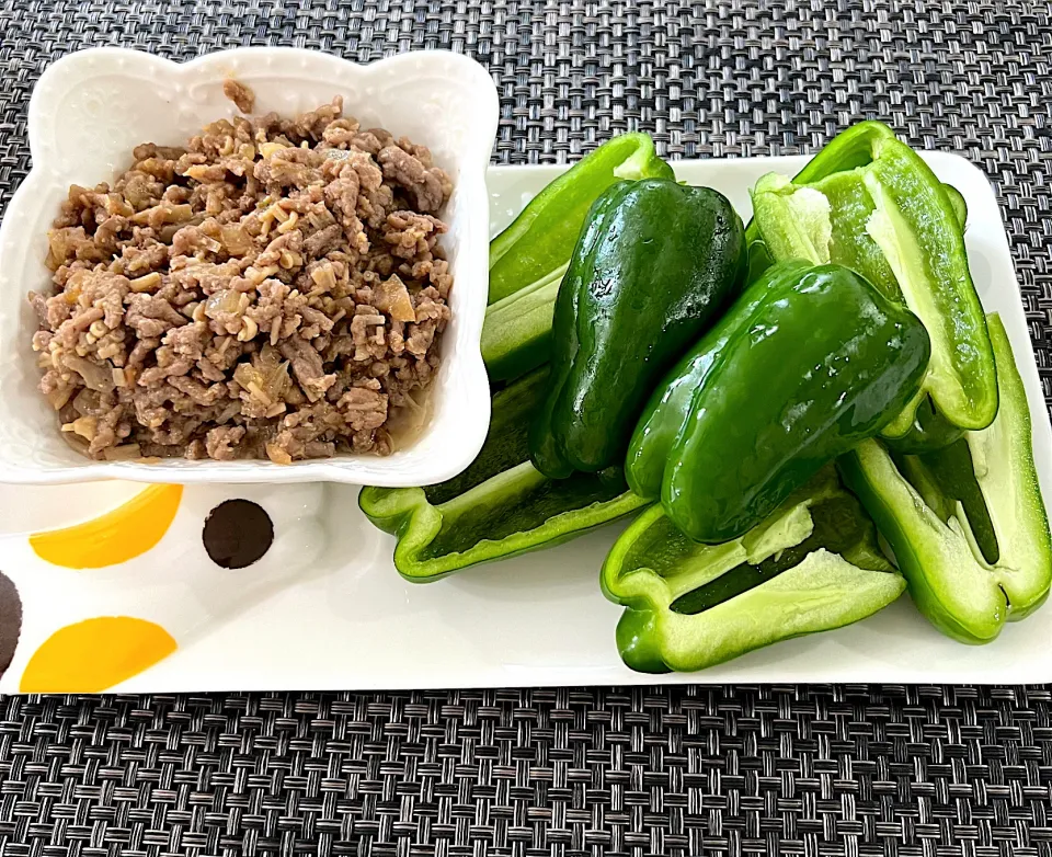 Snapdishの料理写真:【おつまみ】肉味噌ピーマン|まひるさん