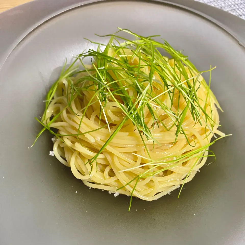 Snapdishの料理写真:芽ねぎの冷製パスタ|OLの気ままご飯🍽さん