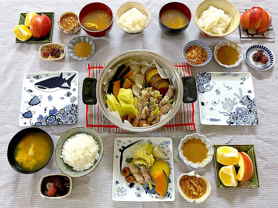 野菜と肉巻きの蒸籠蒸し　胡麻味噌ダレと葱大蒜生姜タレで🫚🧄|ゆかりさん