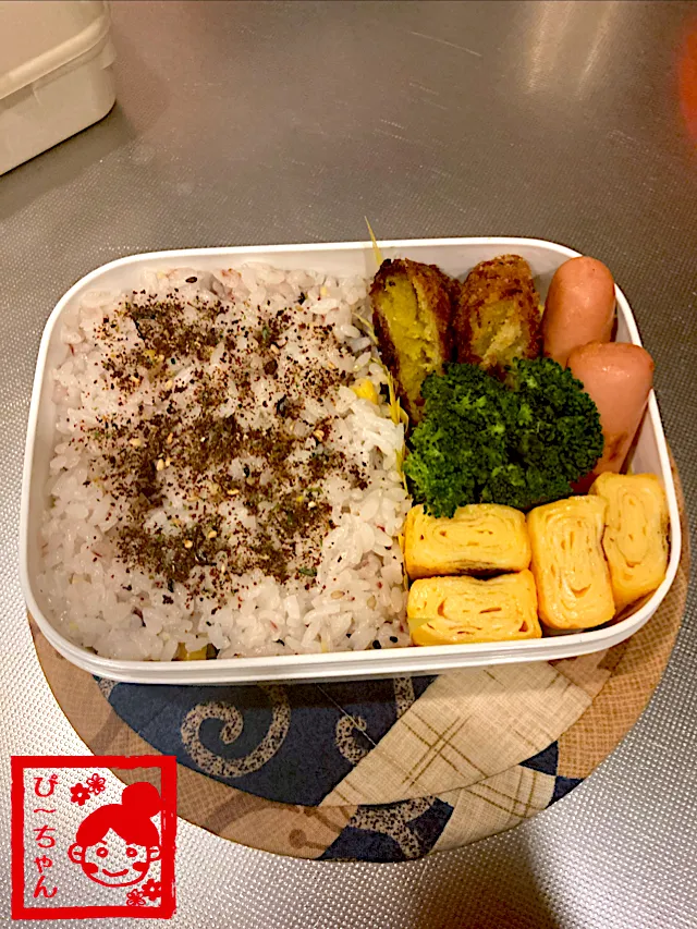 旦那様用⭐︎おかず少なめ弁当9日目。|☆ぴ〜ちゃん☆さん