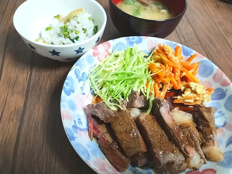 ステーキ
人参しりしり
菜飯
きのこと豆腐の味噌汁|尚さん