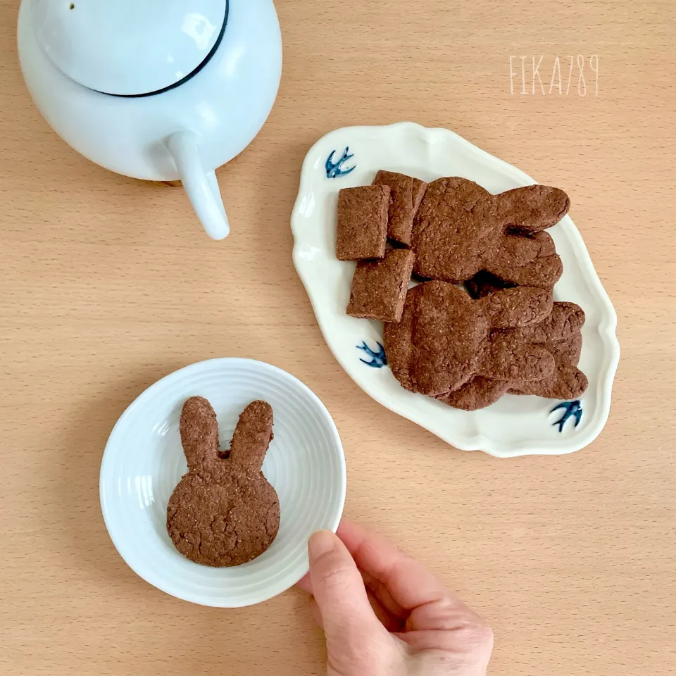 Snapdishの料理写真:たまご不使用のザクザクココアクッキー|FIKA789さん