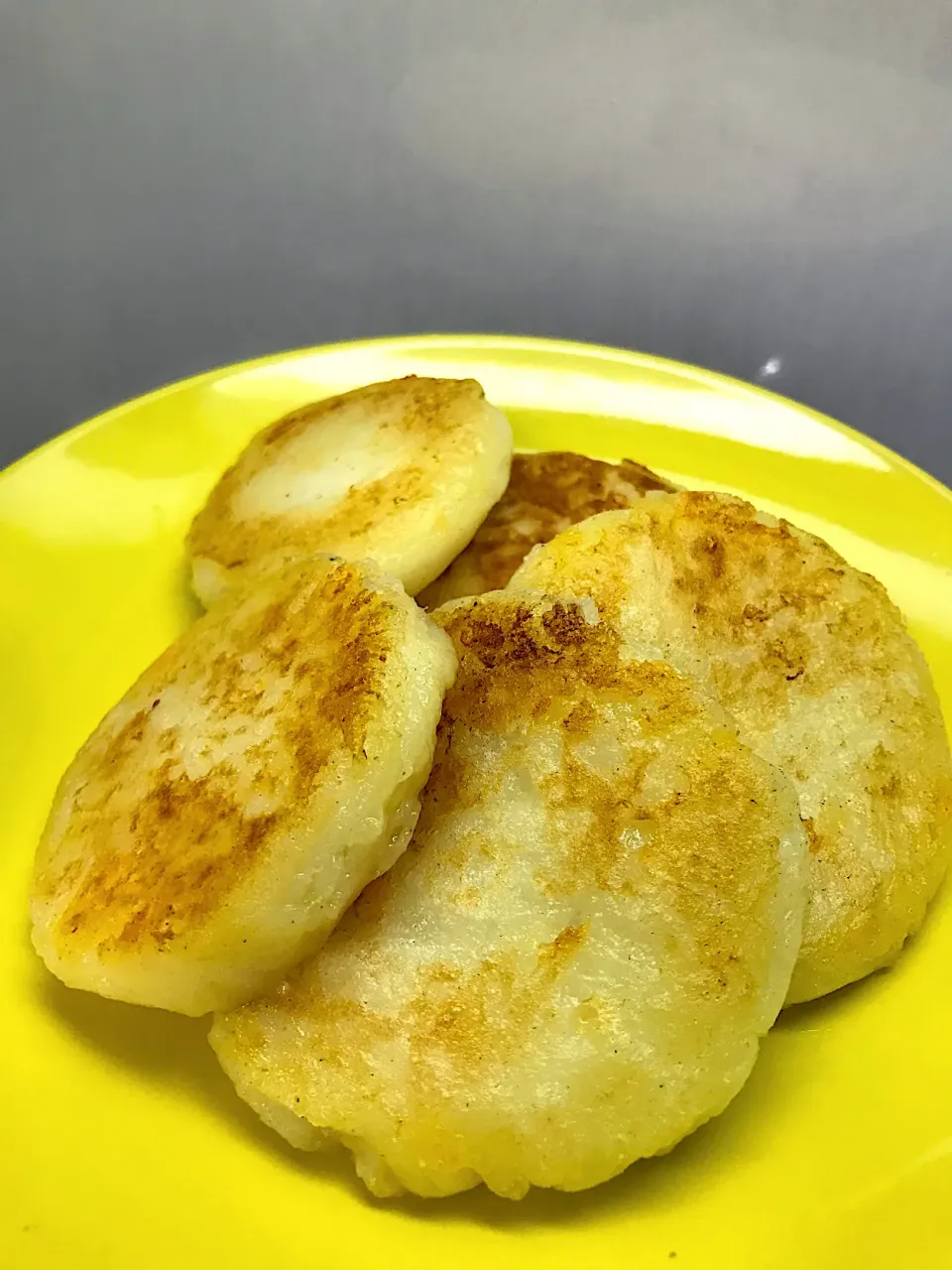 バターでこんがり焼けた芋餅|ゆきぽよ婆さん