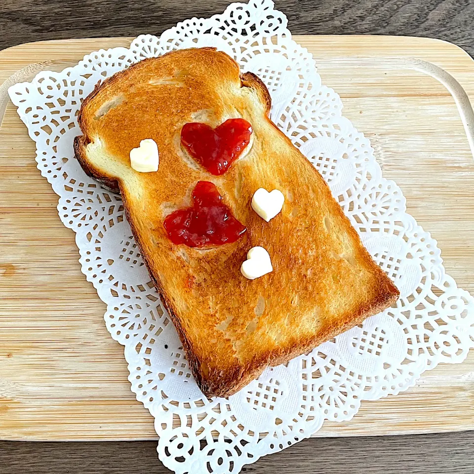 Snapdishの料理写真:ハートのジャムトースト❤️|Ｌilicaさん