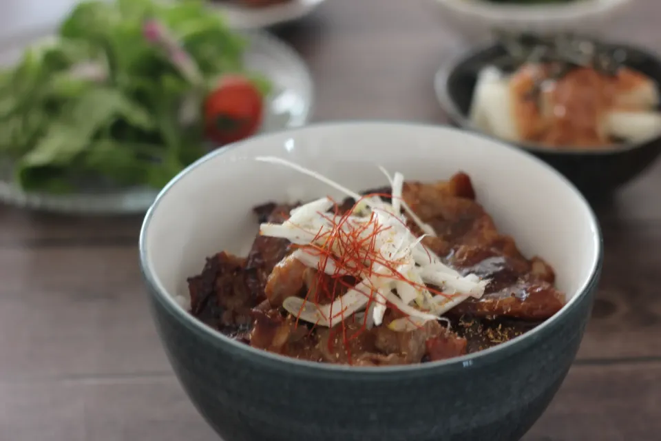 一日遅れの豚丼の日。十勝豚丼風|ちいさなしあわせキッチンさん