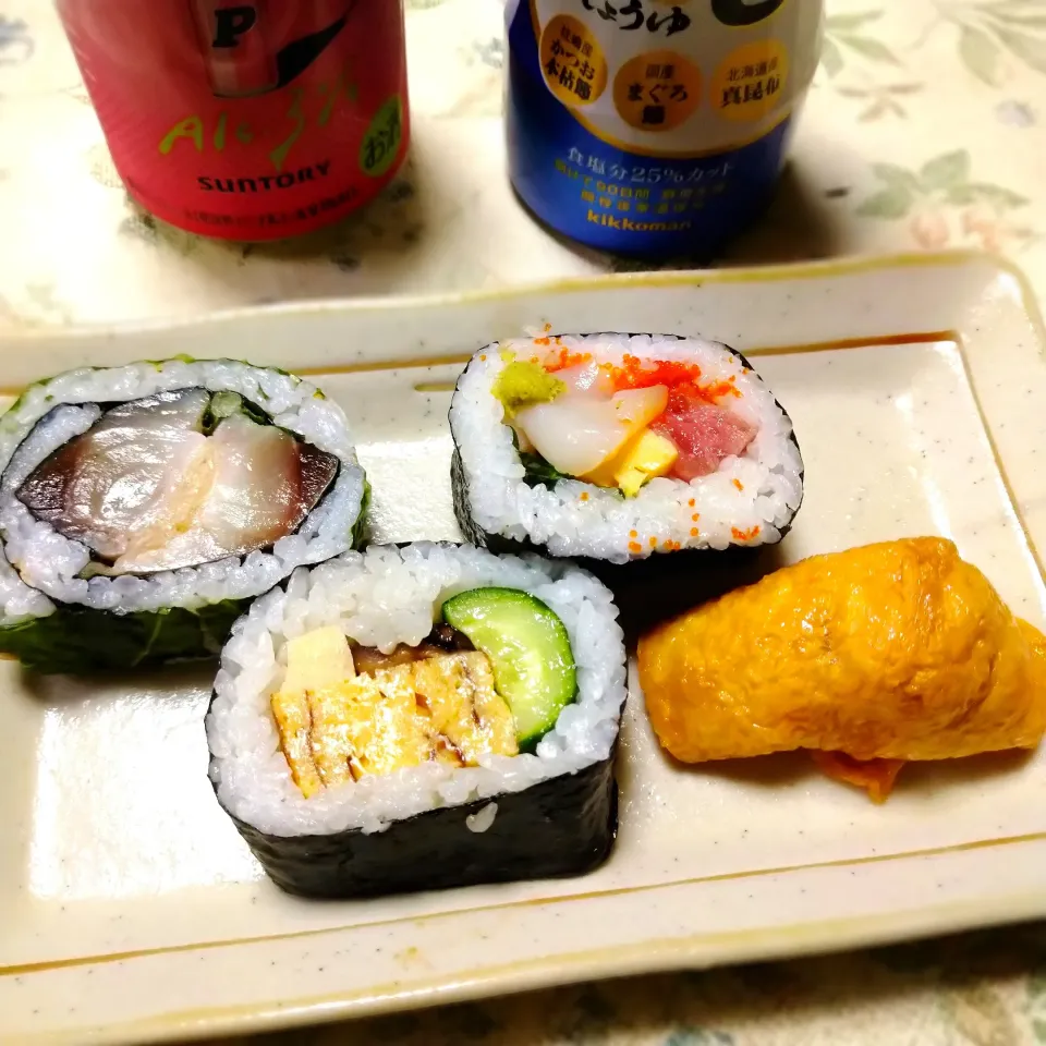 Snapdishの料理写真:巻きずしとおいなり|うたかた。さん