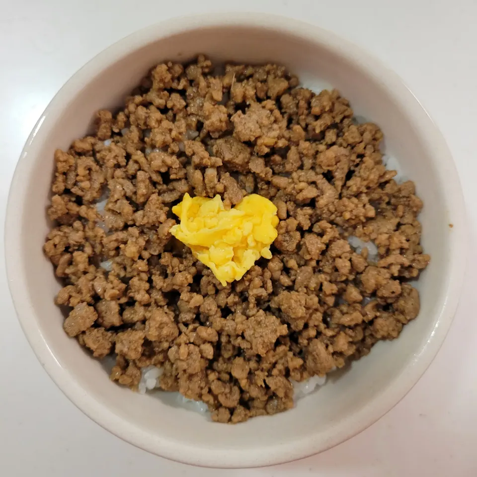 Snapdishの料理写真:そぼろ丼　～バレンタインデーバージョン～|waiwaiさん