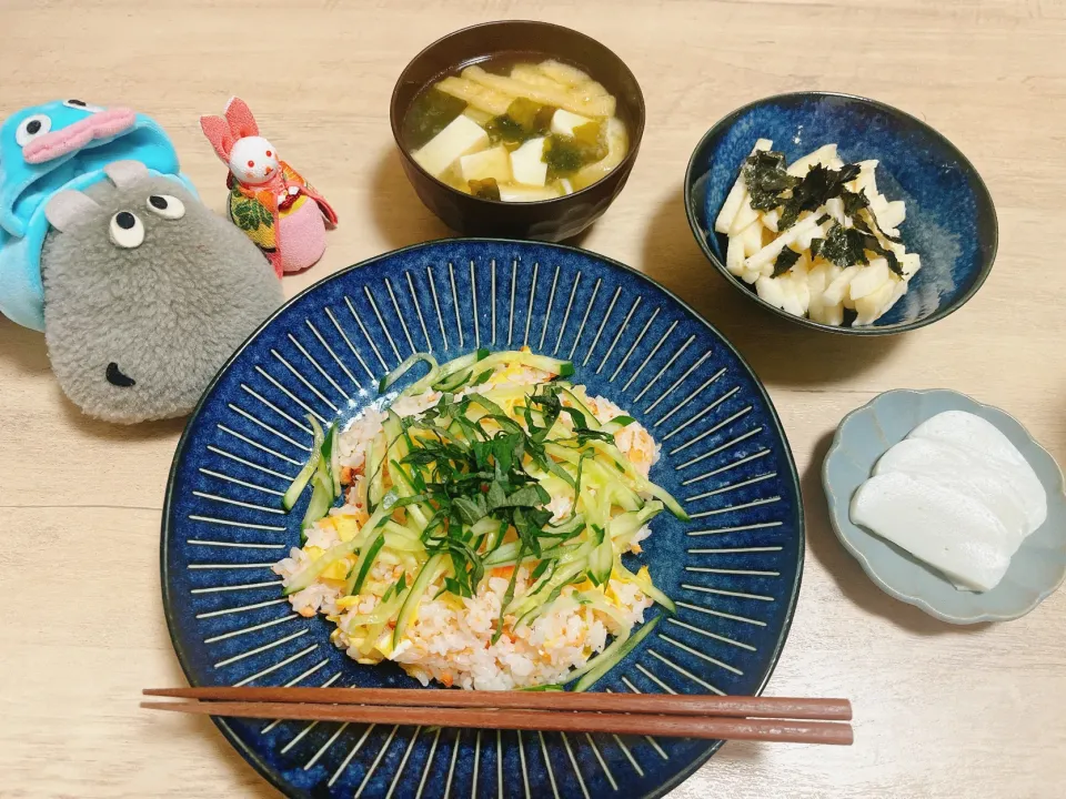 鮭ちらし寿司と長芋ワサビ|りーこさん