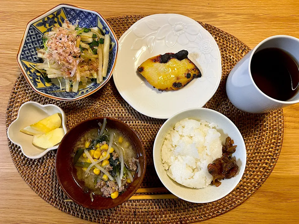 カマス西京焼きと大根サラダ|どらこさん