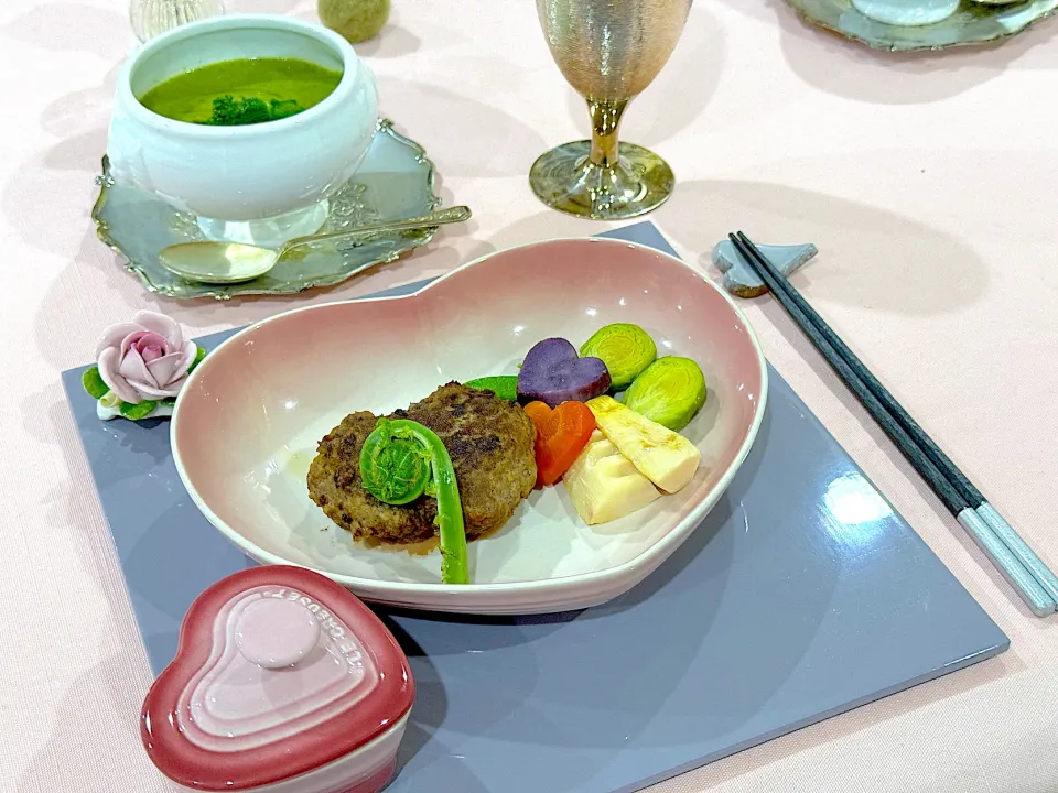 バレンタインDinnerは毎年ハンバーグ💓|Seikoさん