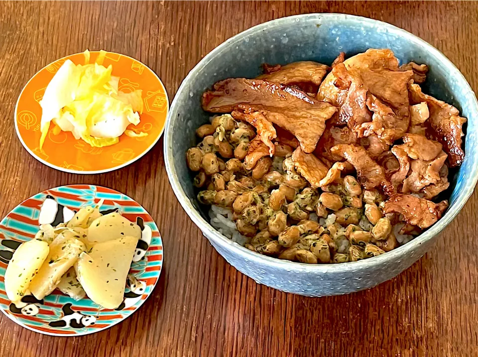 Snapdishの料理写真:ランチ♯ネバネバ豚丼|小松菜さん