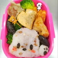 Snapdishの料理写真:ポチャッコ弁当
遠足用
子供のリクエストはポチャッコでした😳|すさきゆきこさん