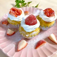 Snapdishの料理写真:いちごのカップケーキ🍓