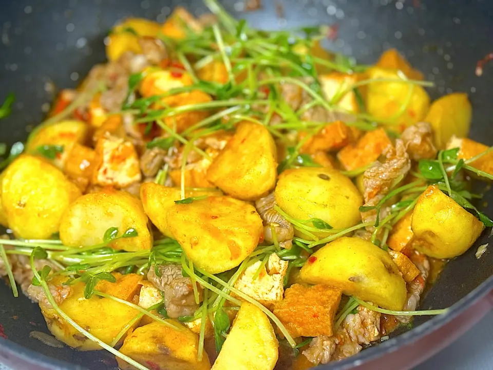 Potatoes & beef itame|yeni kartikasariさん