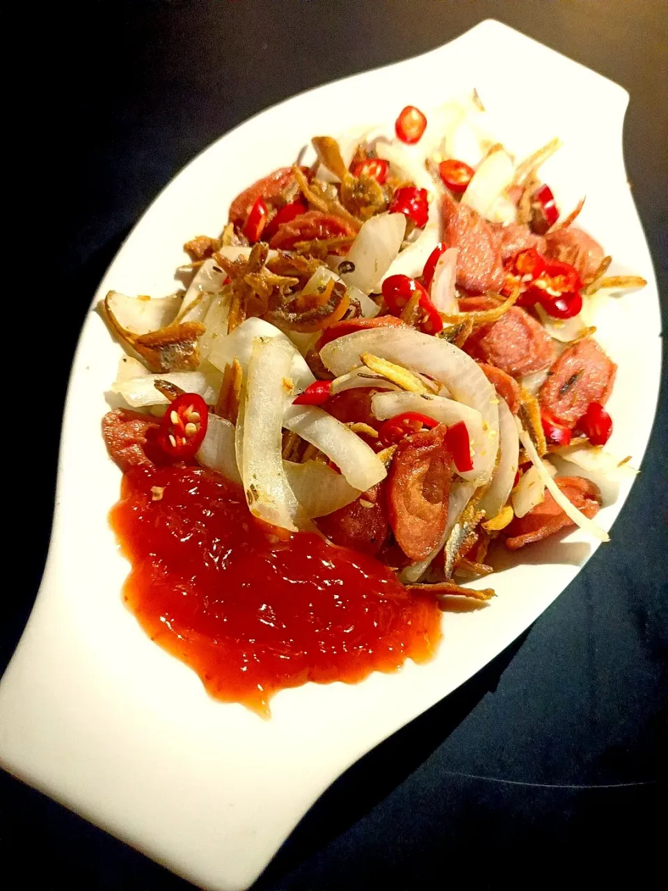 Spicy sausage with anchovies|C.R.Thiruさん