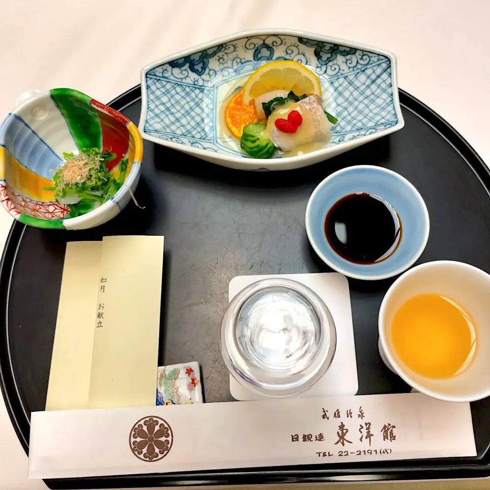 Snapdishの料理写真:食前酒：梅酒
先付：菜の花の辛子和え
酢物：貝柱 〆鯛|T. Wonderさん