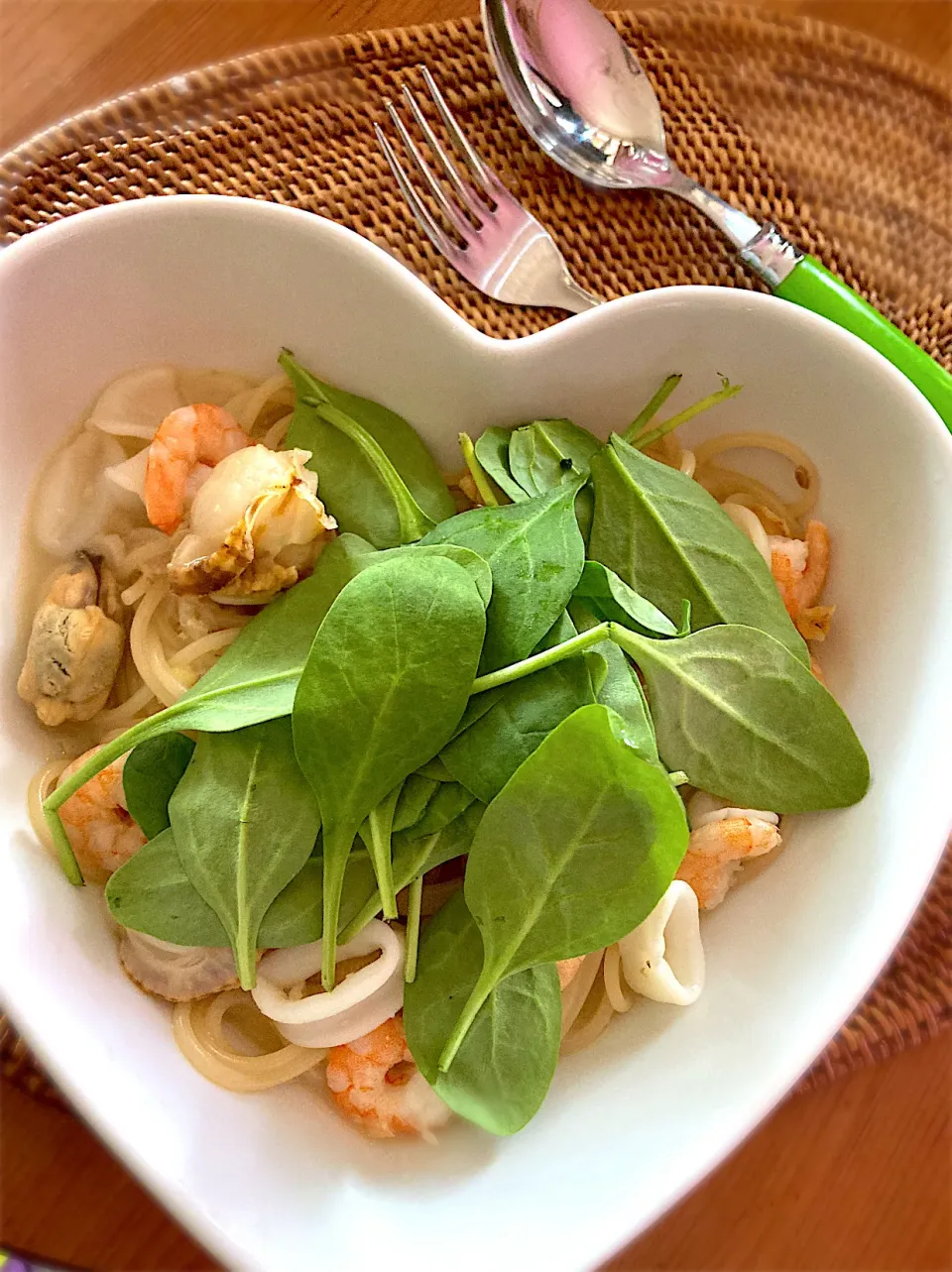 太刀魚の出汁でシーフードスパゲッティ😋🍝💕✨|アイさん