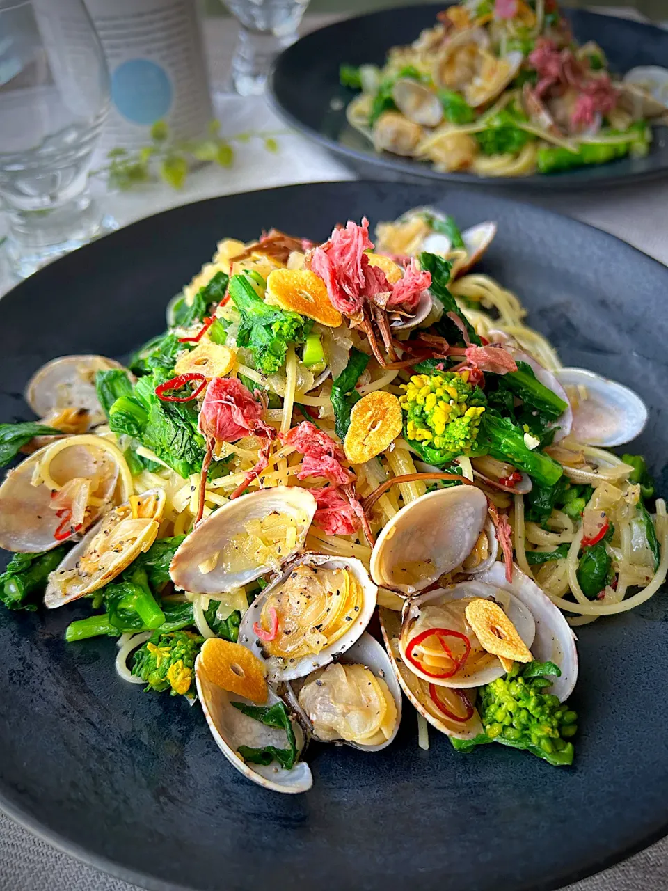 shikaさんの料理 春爛漫さきどり、桜と菜の花と浅利のペペロンチーノ|まなまな♡さん