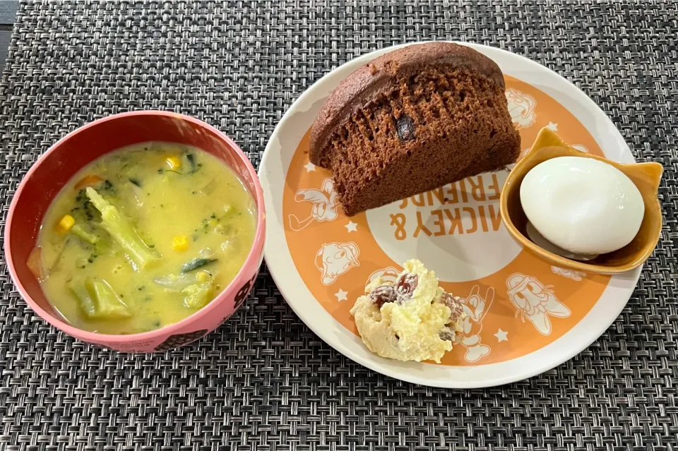 Snapdishの料理写真:【本日の朝食】コストコのチョコマフィン|まひるさん