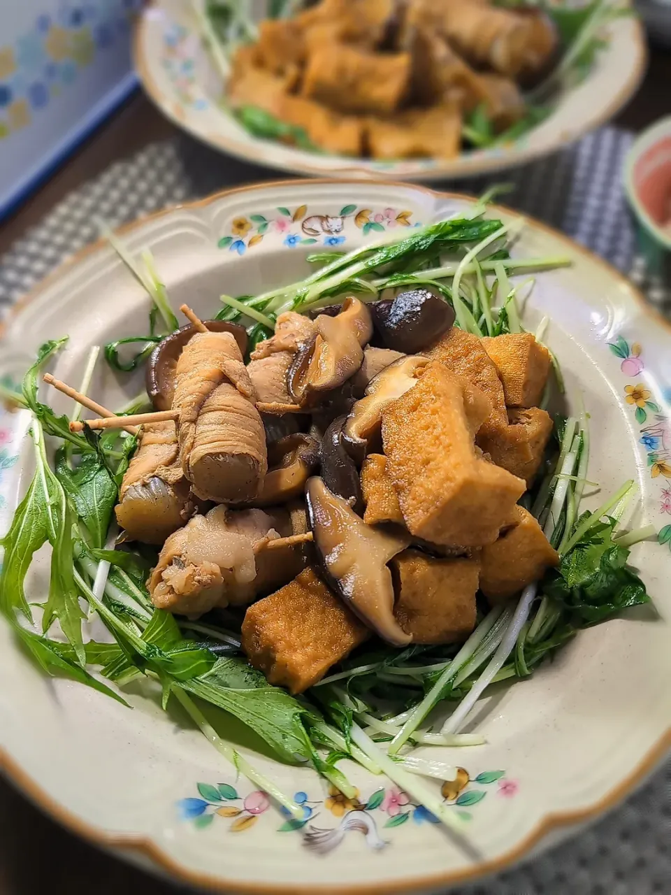 肉巻きコンニャクと厚揚げと椎茸の煮付け|テケテケさん