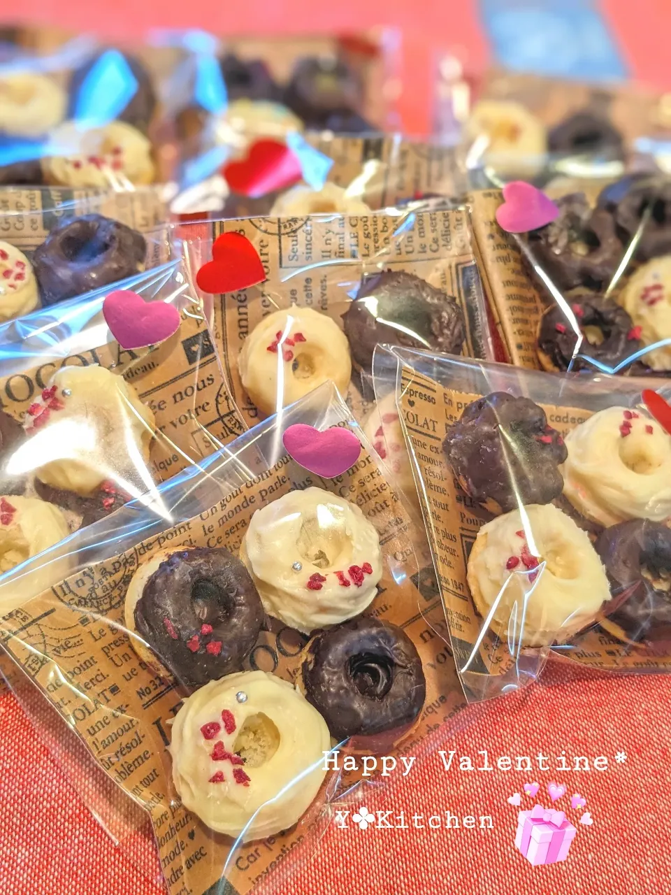 バレンタイン用にラッピング。
感謝の思いを込めて〜ᰔᩚᰔᩚᰔᩚᰔᩚᰔᩚ
Happy Valentine˗ˋˏ♡ ˎˊ˗

今年も無事に配る事が出来て良かったです!!
女性限定✨チョコ。
|yuriさん