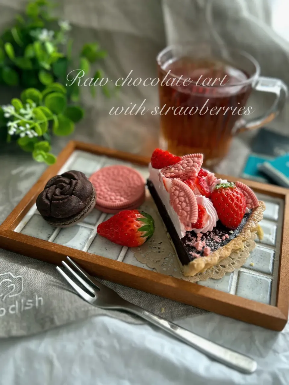 苺をのせた生チョコタルト🍓ティータイム|kononon♡*゜さん