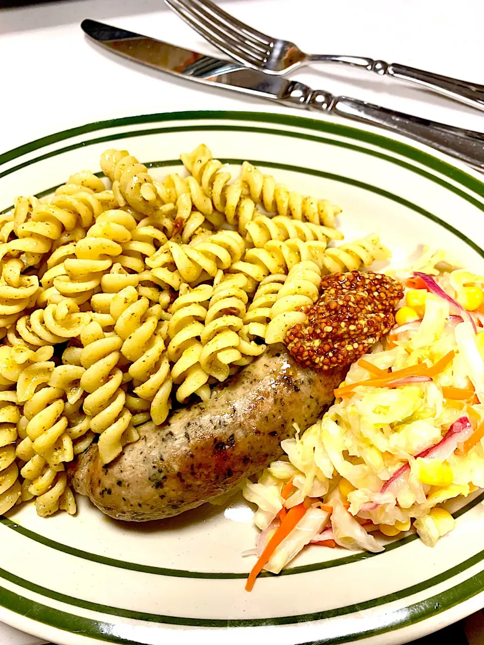 Pesto Pasta, Greek Sausage and Slaw|gonbenさん