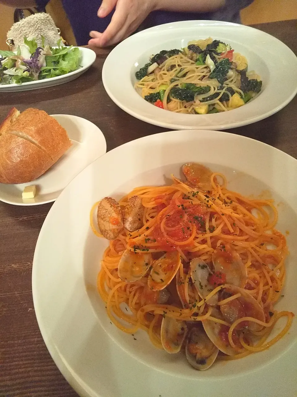 福井市駅前のクッチーナさんの
パスタ🍝フランスパンも激ウマ❣️|さくらんぼさん