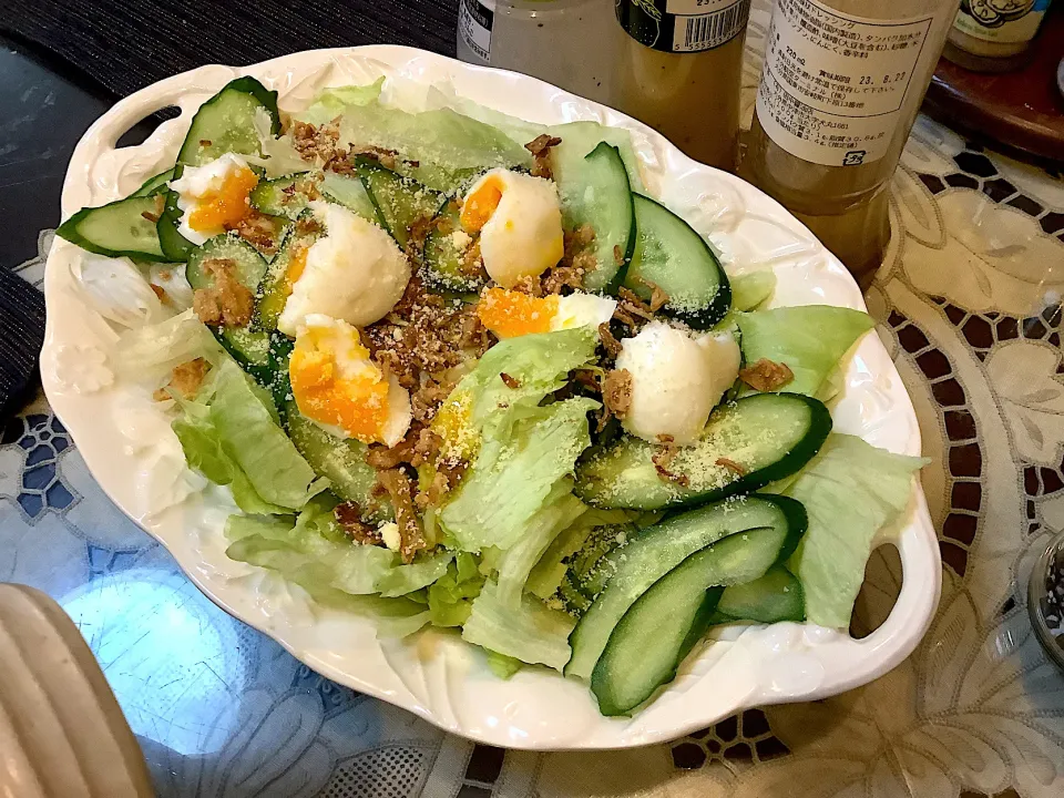 Snapdishの料理写真:ゆで卵のシーザーサラダ🥗😋|アライさんさん