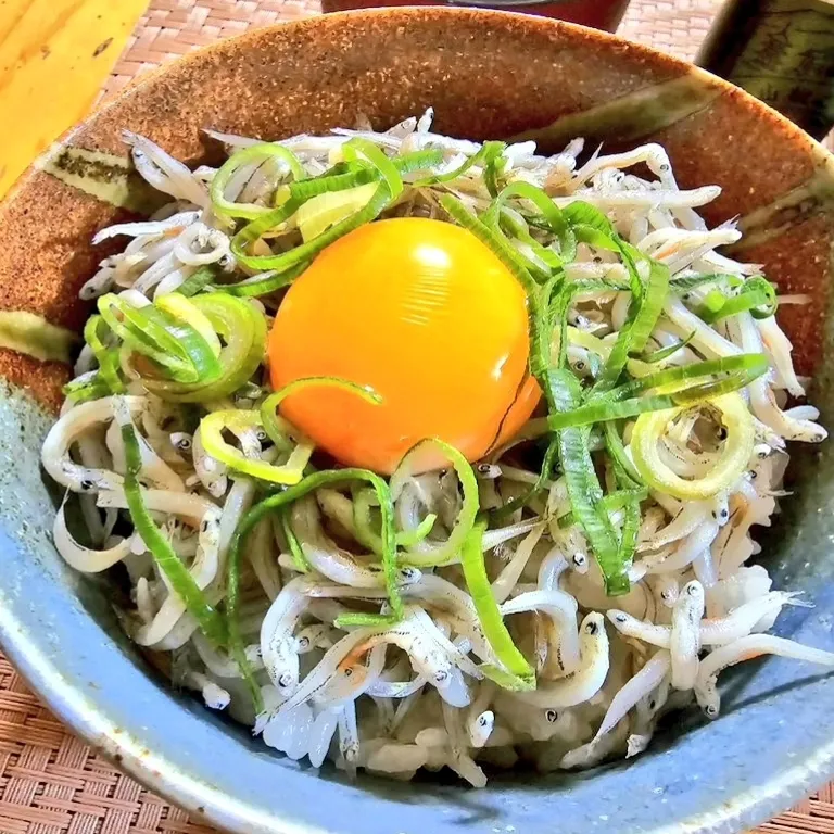 しらす丼|みきやんさん