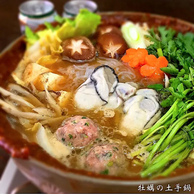 Snapdishの料理・レシピ写真:牡蠣の土手鍋｜冬支度はじめます♡ぽかぽか鍋であったまろう♪