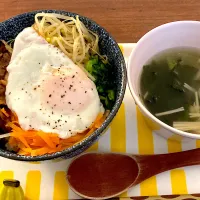 Snapdishの料理写真:ビビンバ、わかめスープ|oysmさん