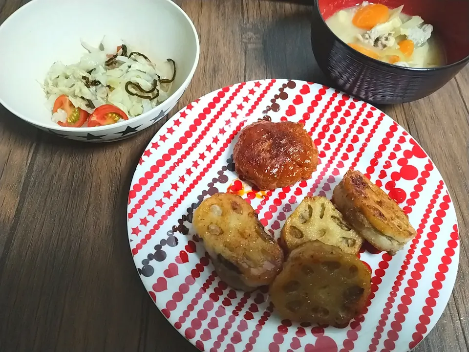 蓮根のはさみ焼き
つくねバーグ
白菜の梅塩昆布和え
豚汁|尚さん