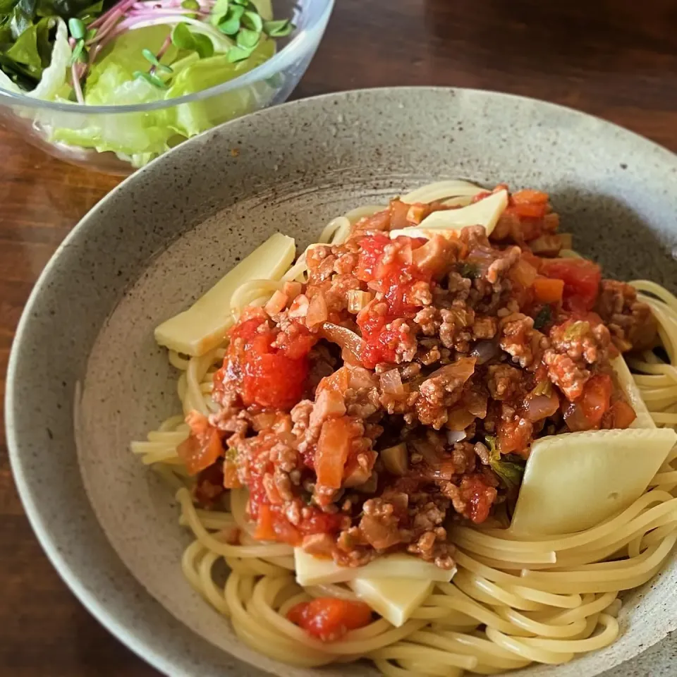 ミートソースパスタ ラクレットチーズのせ|ななごさん